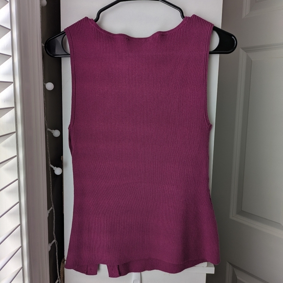 A&F Ribbed Button Top - Picture 2 of 3